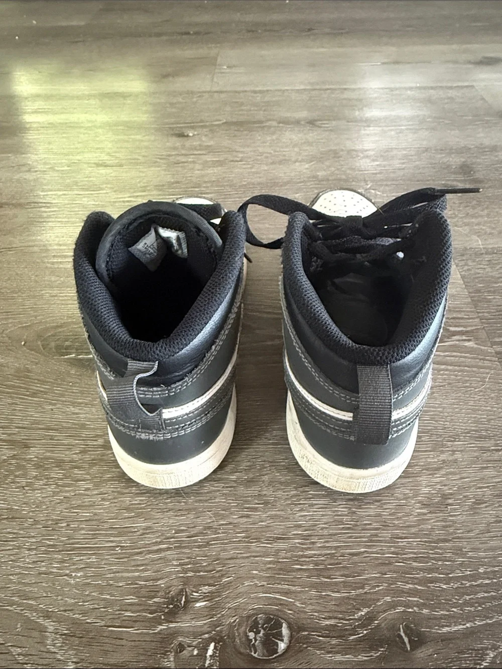 NIKE AIR JORDAN HIGH TOPS SHOES‎ SIZE 3Y